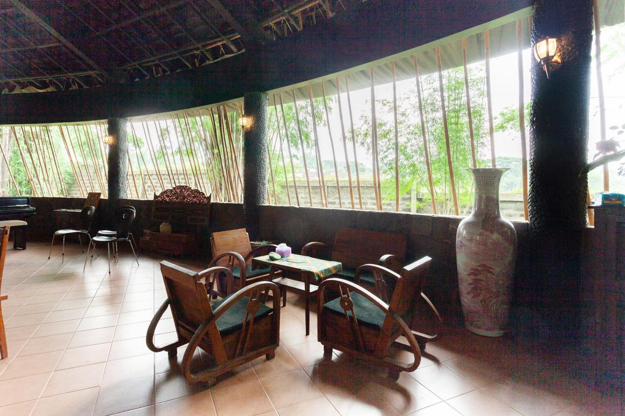 Hotel O Genteng Near Genteng Market Formerly Uno Hotel Surabaya Exterior photo